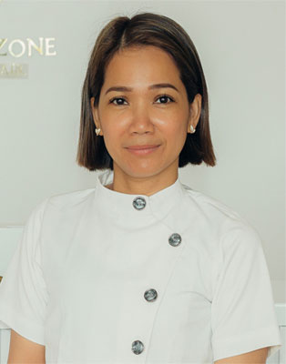 Lorie Baldelomar - Aesthetician
